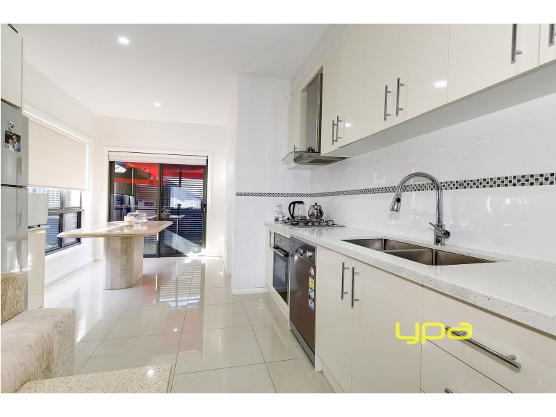 1/8 Boston Street, Fawkner VIC 3060