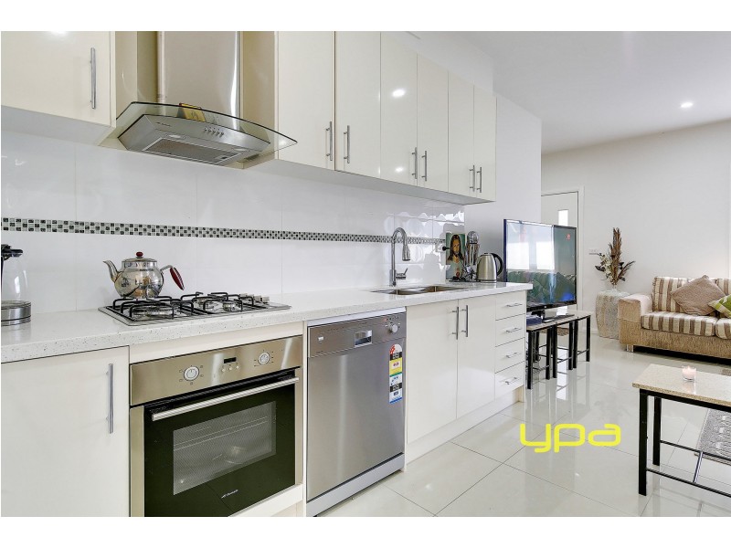 1/8 Boston Street, Fawkner VIC 3060