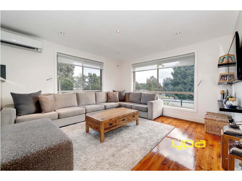 1/2 Dakara Close, Meadow Heights VIC 3048