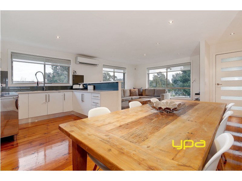 1/2 Dakara Close, Meadow Heights VIC 3048