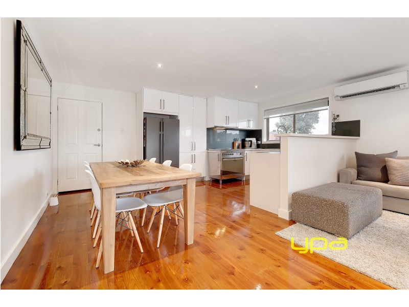 1/2 Dakara Close, Meadow Heights VIC 3048