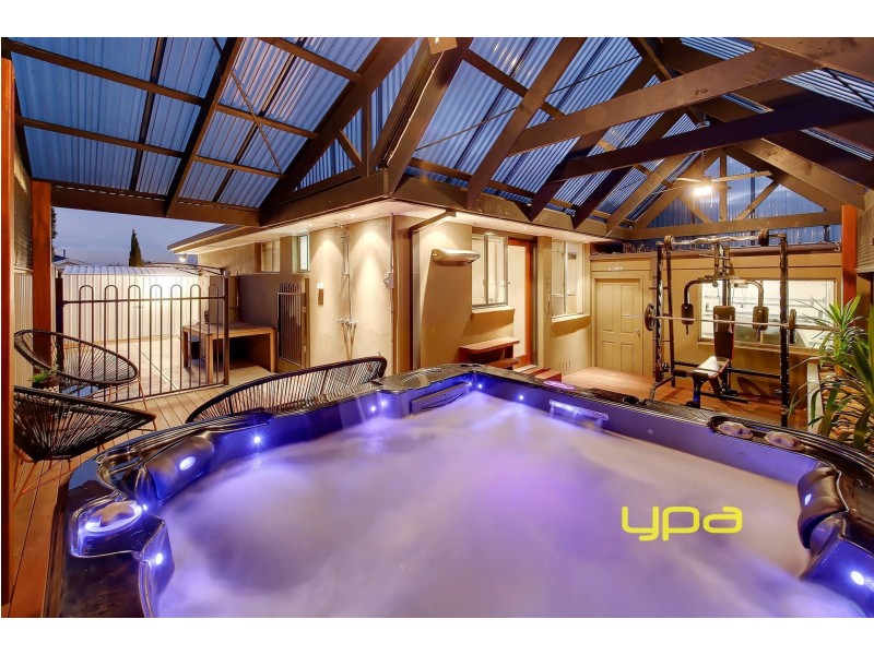 1/2 Dakara Close, Meadow Heights VIC 3048