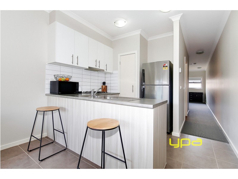 3/4 Wyndcliffe Way, Roxburgh Park VIC 3064