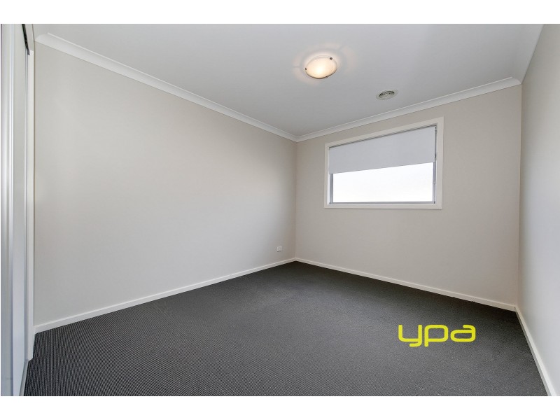 3/4 Wyndcliffe Way, Roxburgh Park VIC 3064