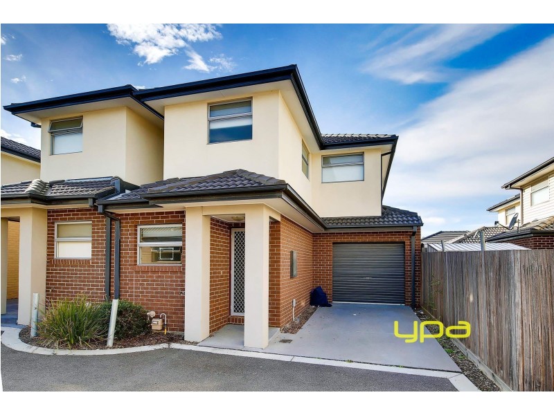 3/4 Wyndcliffe Way, Roxburgh Park VIC 3064