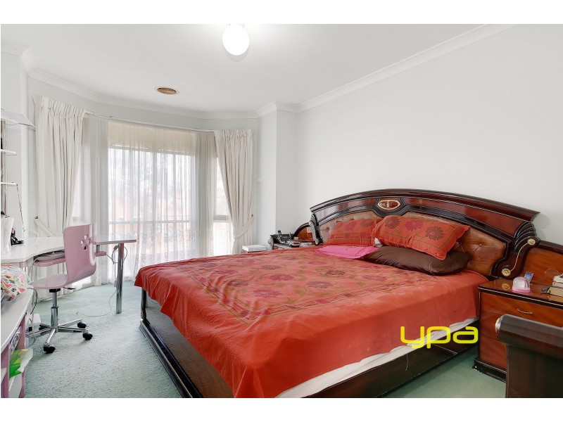 23 Almands Avenue, Roxburgh Park VIC 3064