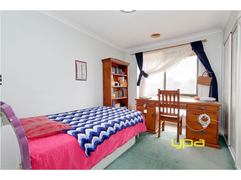 23 Almands Avenue, Roxburgh Park VIC 3064
