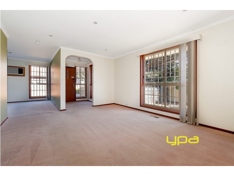 2/11 Opal Court, Meadow Heights VIC 3048