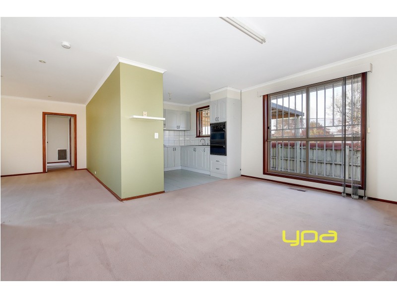2/11 Opal Court, Meadow Heights VIC 3048
