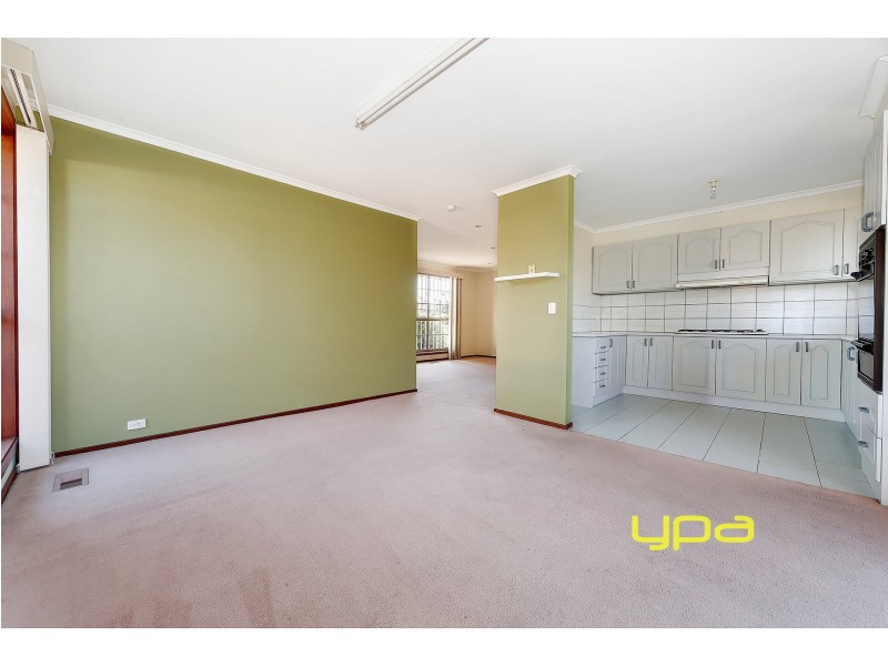 2/11 Opal Court, Meadow Heights VIC 3048
