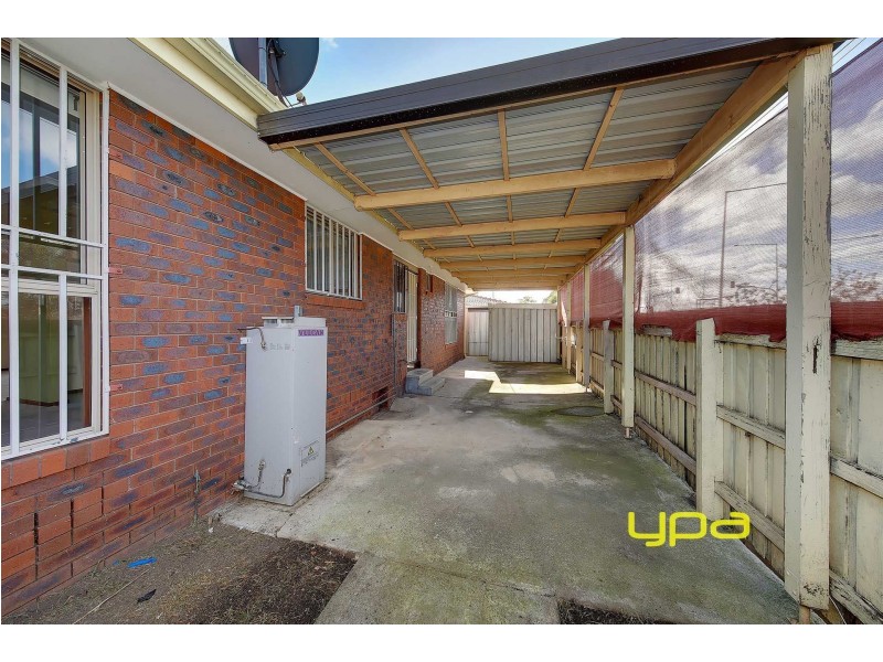 2/11 Opal Court, Meadow Heights VIC 3048