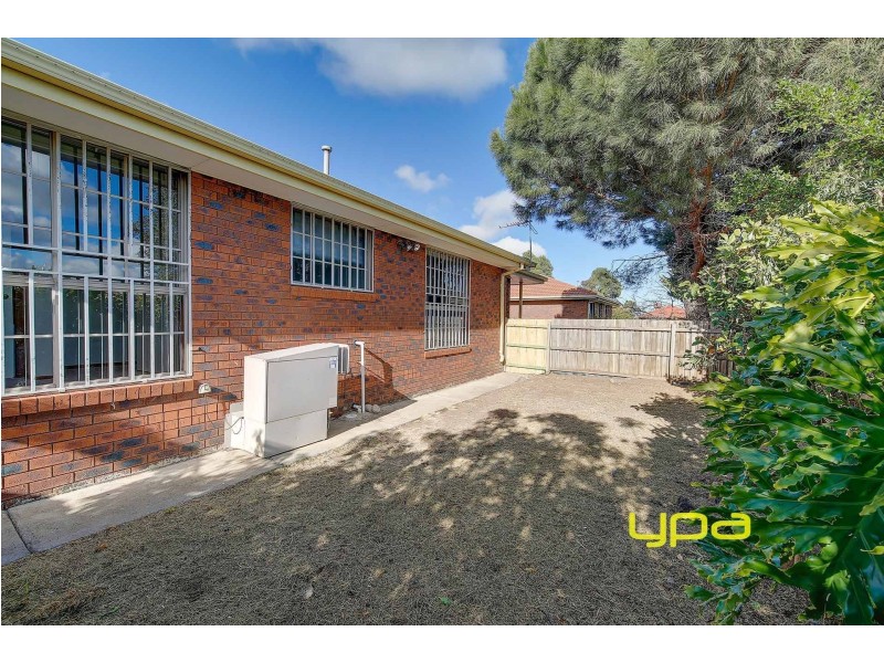 2/11 Opal Court, Meadow Heights VIC 3048