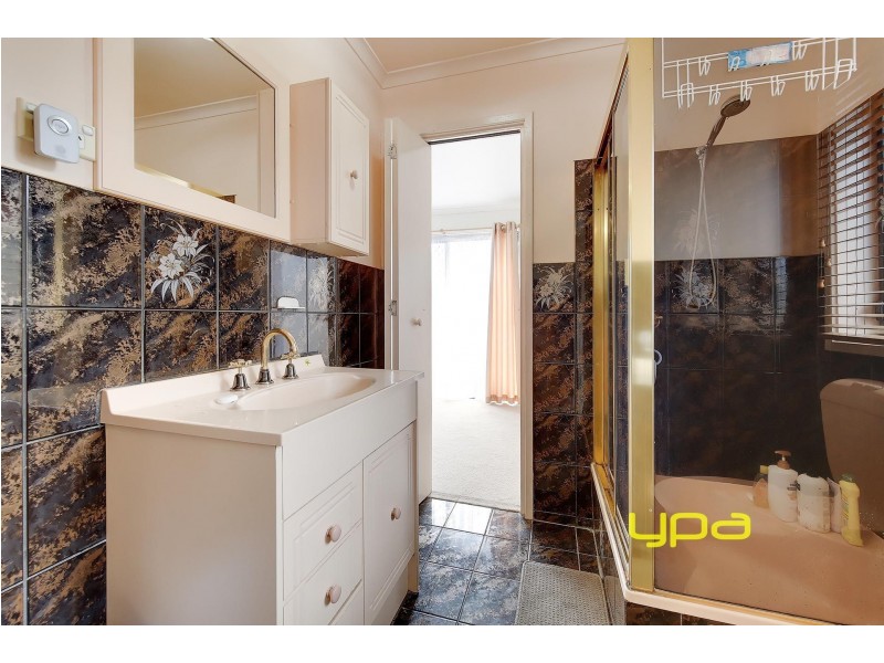 18 Dunkeld Street, Meadow Heights VIC 3048