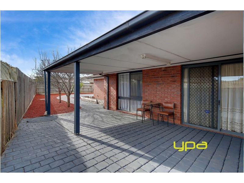 18 Dunkeld Street, Meadow Heights VIC 3048