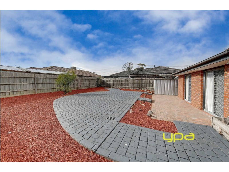 18 Dunkeld Street, Meadow Heights VIC 3048
