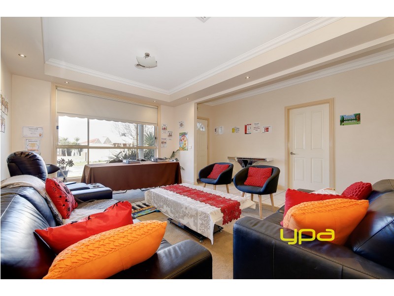 3 Pinelea Court, Roxburgh Park VIC 3064