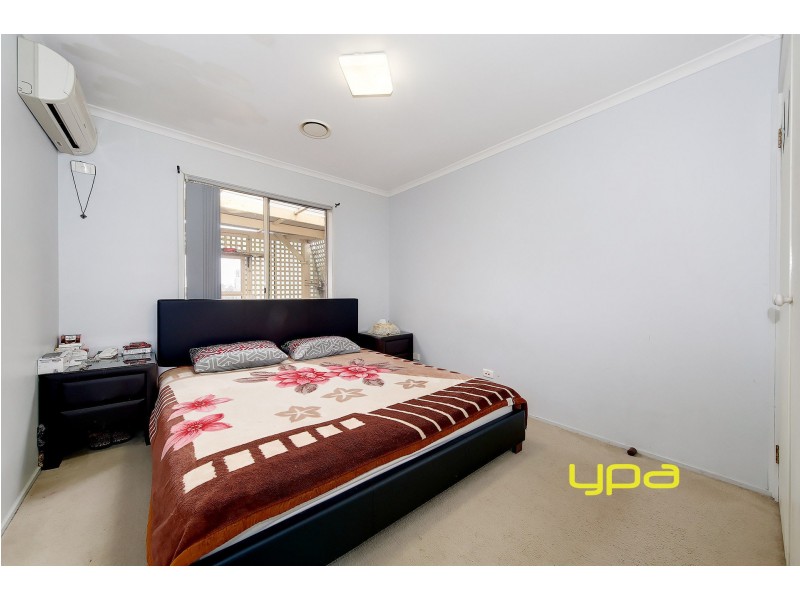 19 Sheridan Way, Roxburgh Park VIC 3064