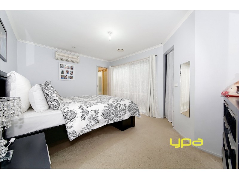 19 Sheridan Way, Roxburgh Park VIC 3064
