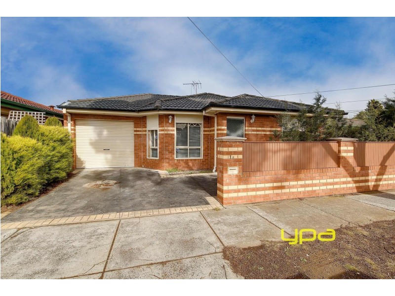 1B Woodburn Crescent, Meadow Heights VIC 3048