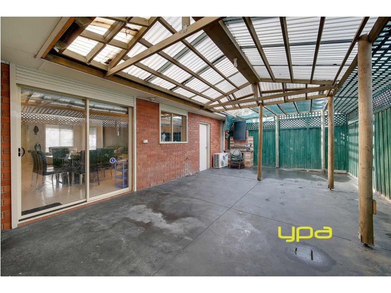 1B Woodburn Crescent, Meadow Heights VIC 3048