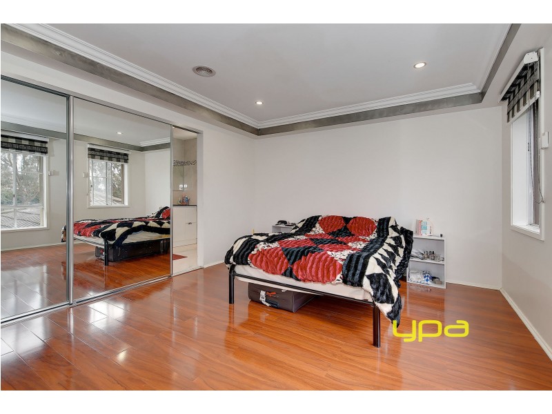 107 Donald Cameron Drive, Roxburgh Park VIC 3064