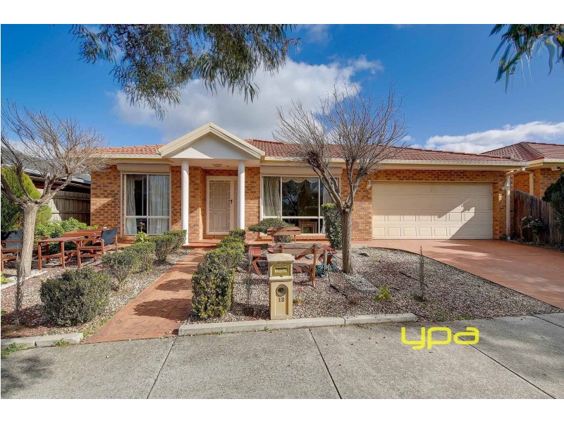 13 Lachlan Crescent, Roxburgh Park VIC 3064