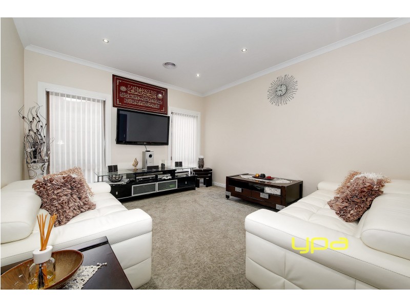 22 Lightwood Crescent, Meadow Heights VIC 3048