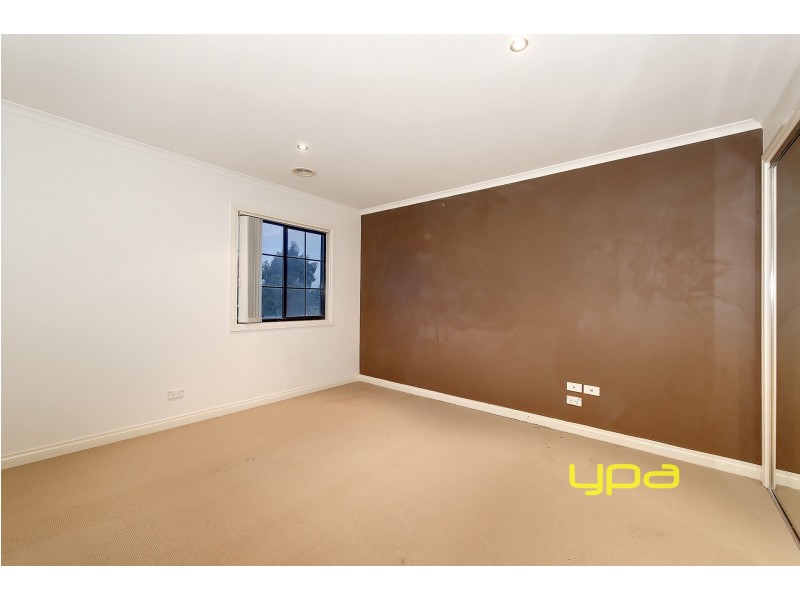 8 Mcpherson Boulevard, Roxburgh Park VIC 3064