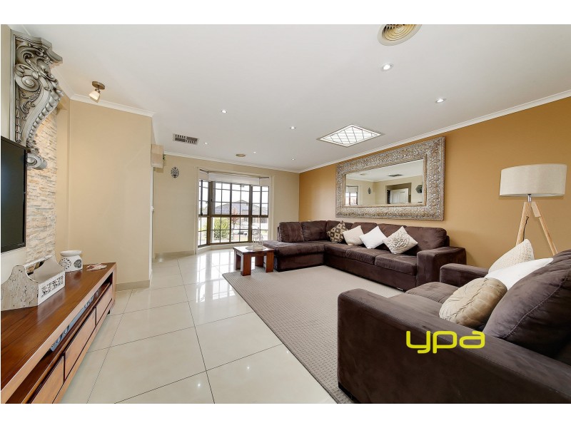 9 Karoonda Court, Meadow Heights VIC 3048