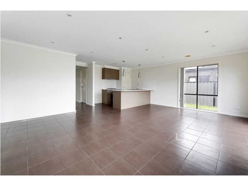 67 Biltmore  Crescent, Roxburgh Park VIC 3064