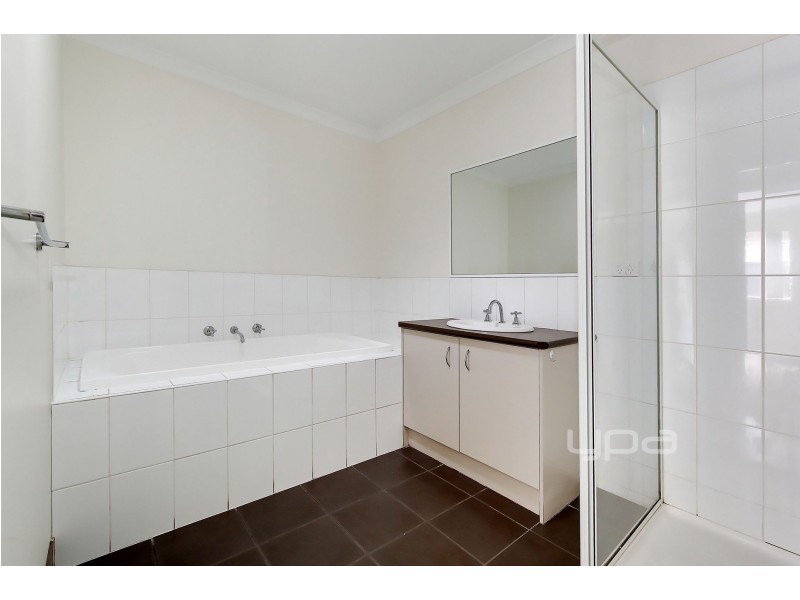 67 Biltmore  Crescent, Roxburgh Park VIC 3064