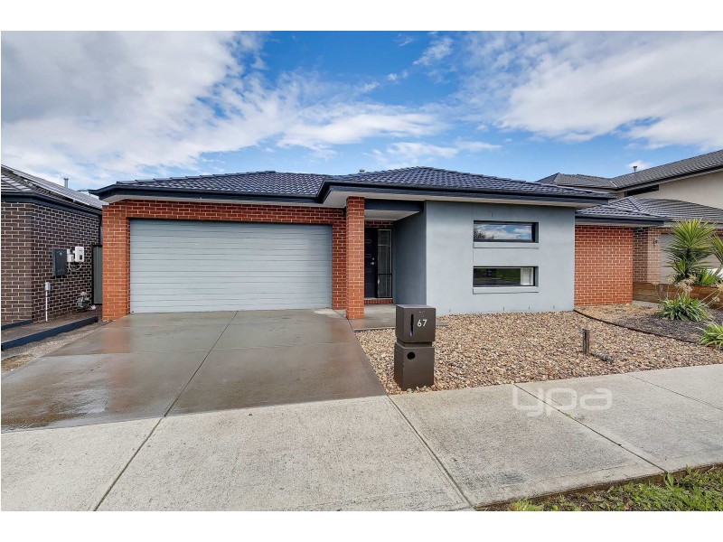67 Biltmore  Crescent, Roxburgh Park VIC 3064