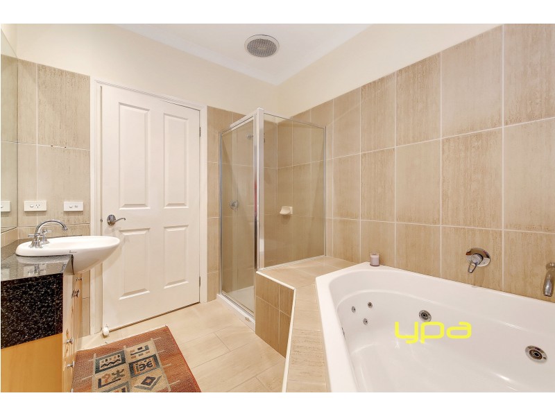 14 Neptune Street, Roxburgh Park VIC 3064