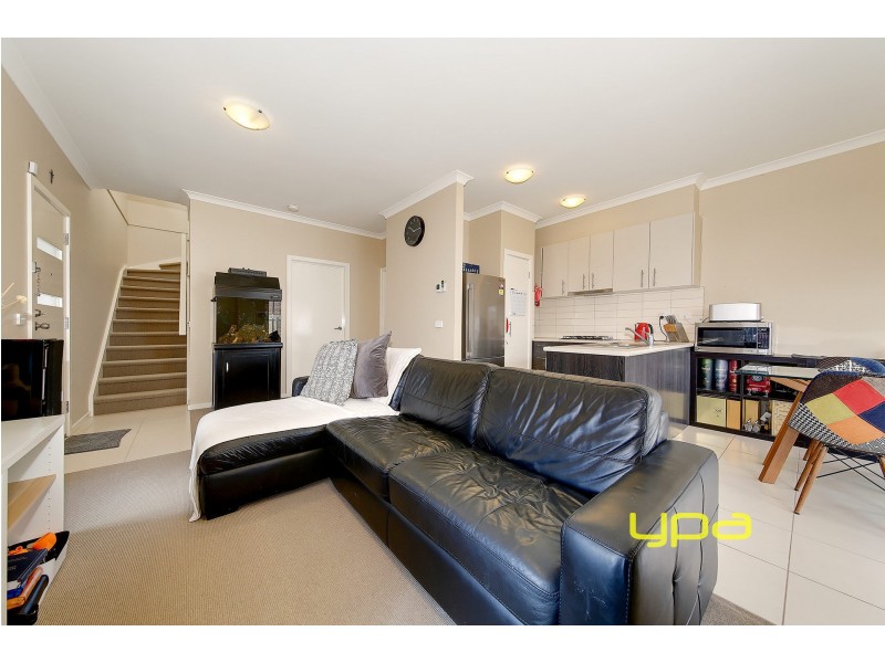 6/4 Wyndcliffe Way, Roxburgh Park VIC 3064