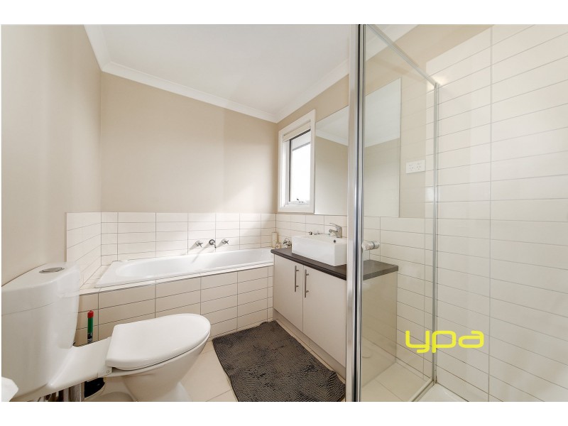 6/4 Wyndcliffe Way, Roxburgh Park VIC 3064