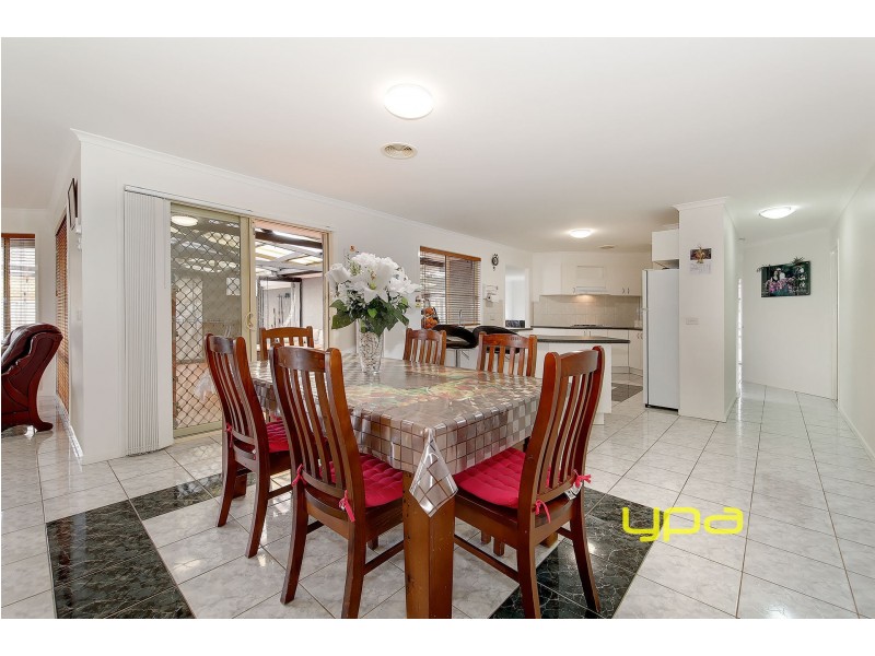 24 Sunnybrook Court, Craigieburn VIC 3064