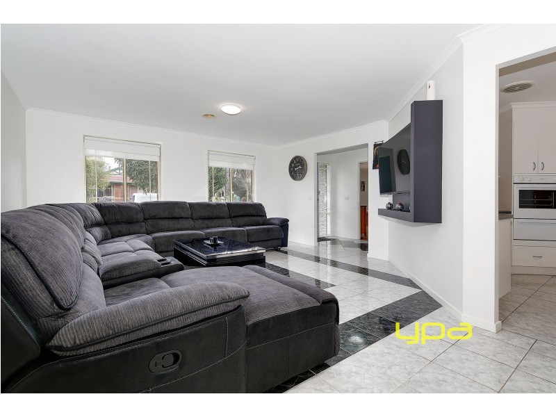 24 Sunnybrook Court, Craigieburn VIC 3064