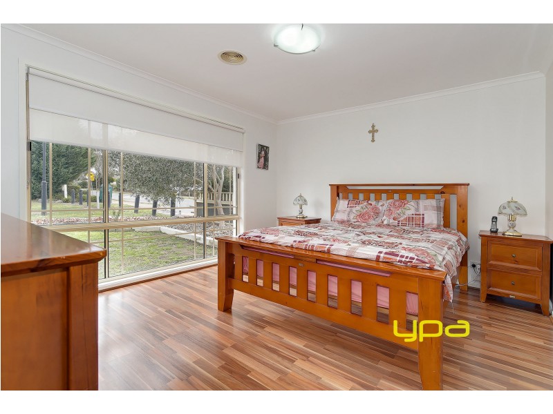 24 Sunnybrook Court, Craigieburn VIC 3064