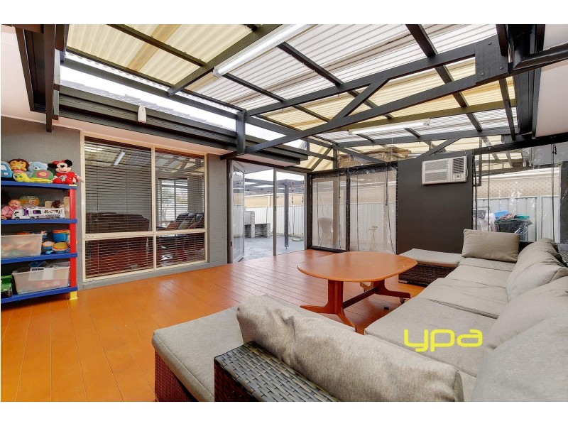 24 Sunnybrook Court, Craigieburn VIC 3064