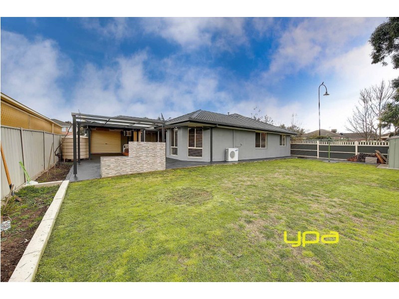 24 Sunnybrook Court, Craigieburn VIC 3064
