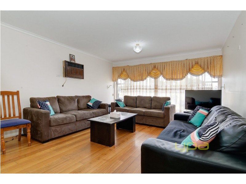 15 Childers Crescent, Coolaroo VIC 3048