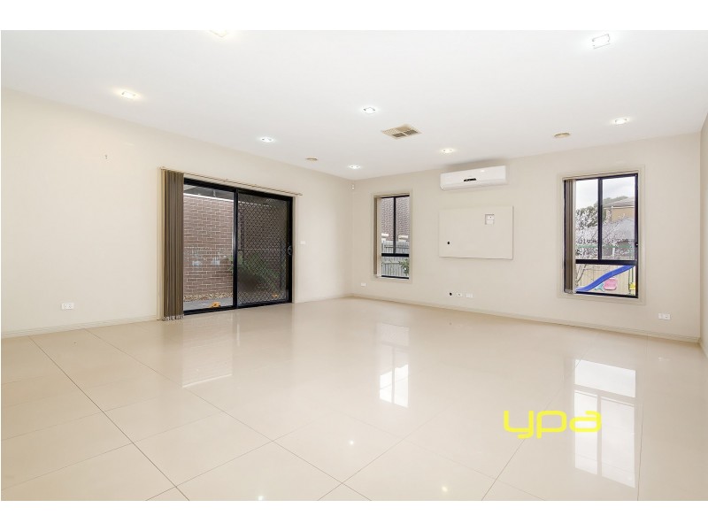 5 Amalfi Court, Roxburgh Park VIC 3064