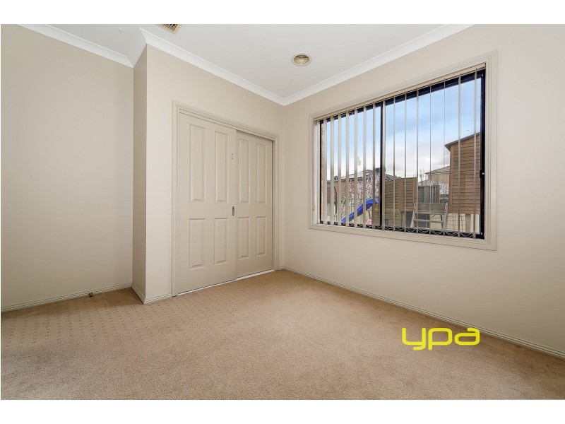 5 Amalfi Court, Roxburgh Park VIC 3064