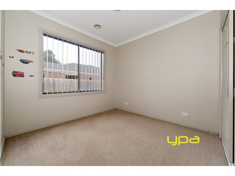 5 Amalfi Court, Roxburgh Park VIC 3064