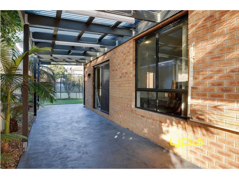 5 Amalfi Court, Roxburgh Park VIC 3064