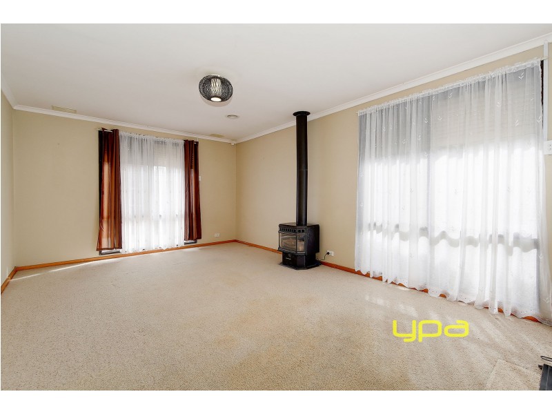 25 Darebin Court, Meadow Heights VIC 3048