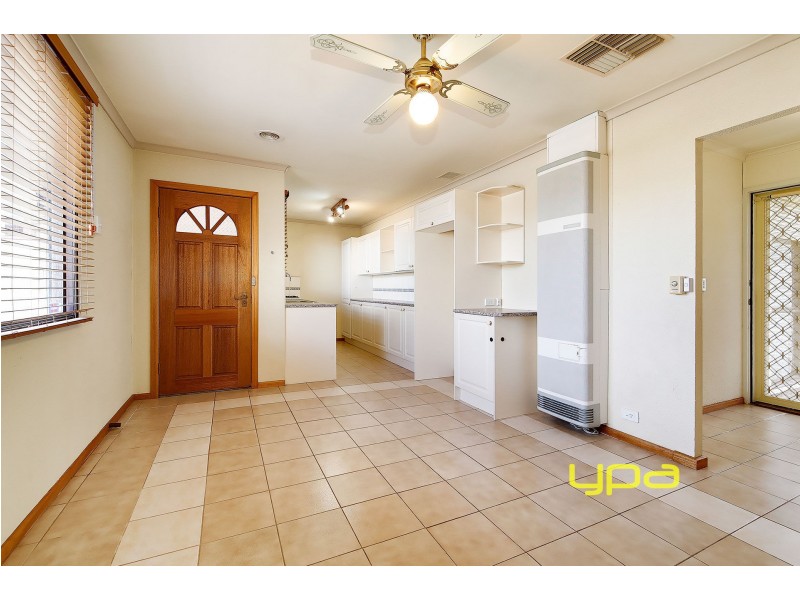 25 Darebin Court, Meadow Heights VIC 3048