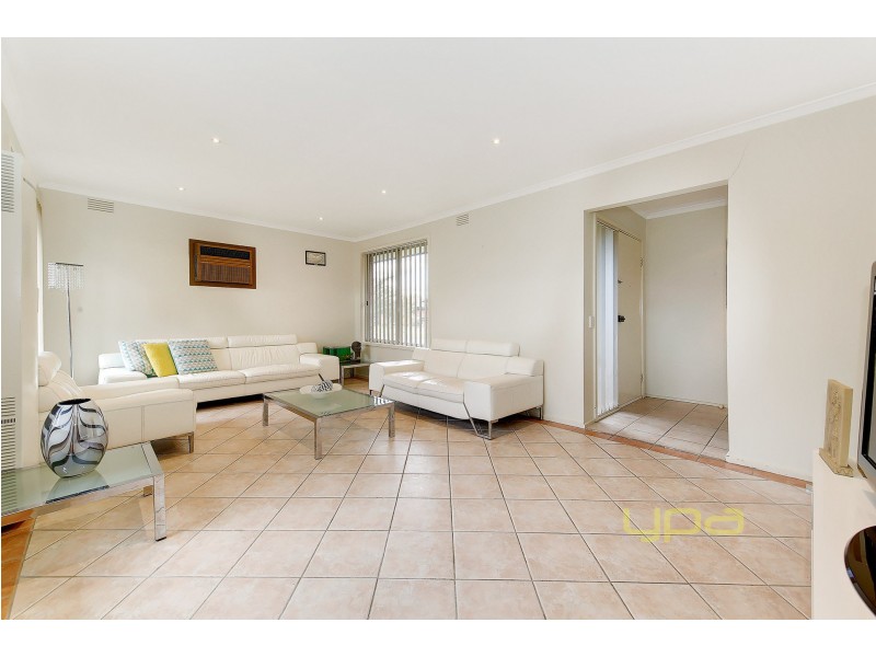 4 Elm Court, Coolaroo VIC 3048