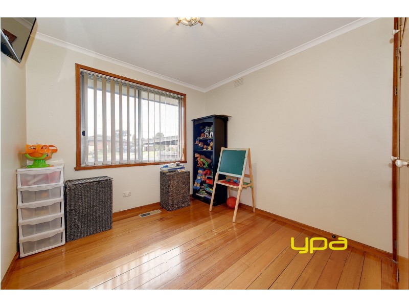 4 Elm Court, Coolaroo VIC 3048