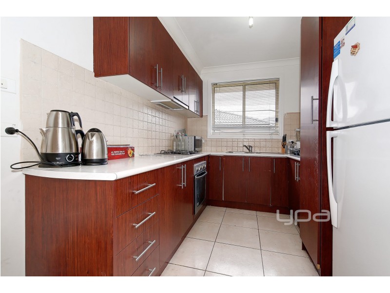 21/4-16 Melaleuca Drive, Meadow Heights VIC 3048